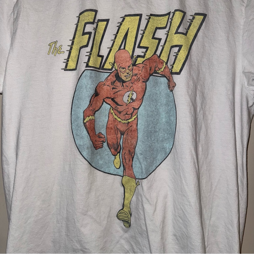 The Flash DC comics shirt - Picture 2 of 4